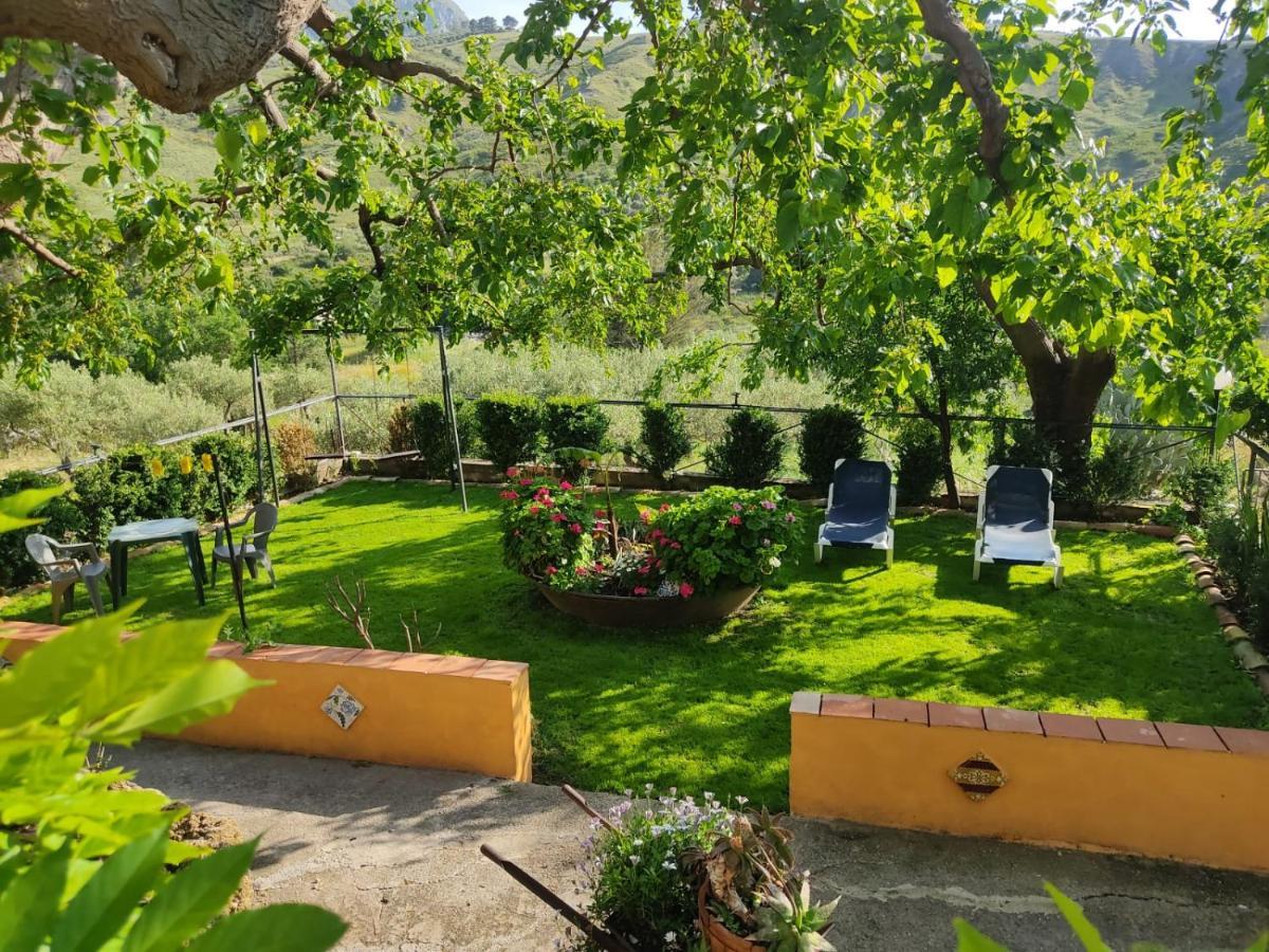 Casa Vacanze Fondaco Di Scillato Scillato  Buitenkant foto