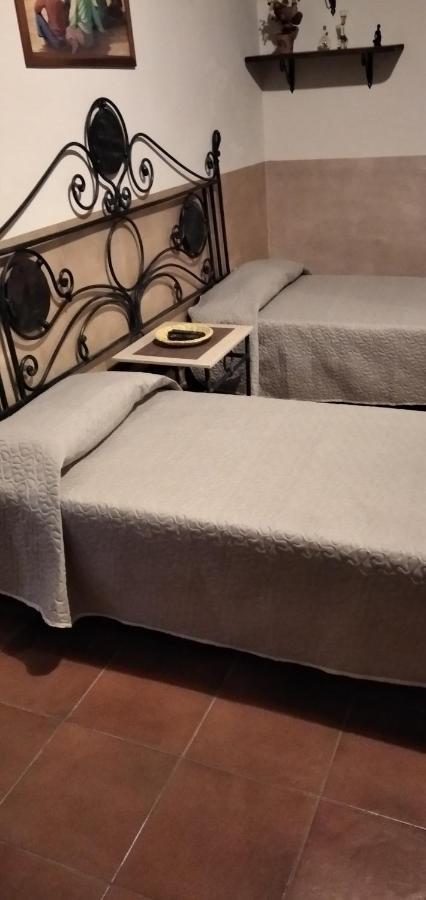 Casa Vacanze Fondaco Di Scillato Scillato  Buitenkant foto